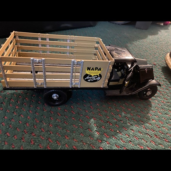 diecast metal toy trucks